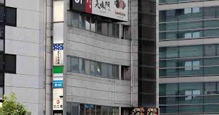 間と自分への不甲斐なさに 長年イライラしながら顔を描いていました。 このページではそんなアオリ、フカンに関する悩みをみるみる解消した 頭部のデッサン・構造分析についてご紹介します。 ※この講座は2017年に作成したものです。 Ttqql9tagenh6m