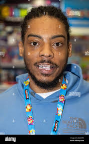 Ray wallace hi-res stock photography and images