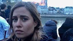 Emma smetana (33) schytala na instagramu další kritiku. Czechs Have Fallen In Love With Emma Smetana For Notre Dame Even Veselovsky Had To Stand Up For Her