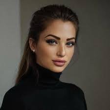 Sophia Oliveira's Instagram, Twitter & Facebook