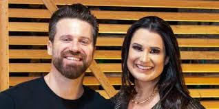 Clara morais is also very active on instagram and will often post some works. Mulher De Marlon Expoe Traicao Do Sertanejo Com Sua Amiga