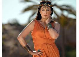 قالت النجمة التونسية هند صبري، إن المصريين القدماء عرفوا الروح، وآمنوا بنقائها وخلودها، وفهموا إن الجسد أمانة وحاولوا يحافظوا عليه لما الروح تغادر وتقابل خالقها. Ø­ØªØ´Ø¨Ø³ÙˆØª ØªÙˆØ§Ø¬Ù‡ Ù„ÙŠÙ„Ù‰ Ùˆ ÙØ±ÙŠØ¯Ø© Ø¯Ø§Ø®Ù„ Ù‡Ù†Ø¯ ØµØ¨Ø±ÙŠ Ø§Ù„Ù…ØµØ±ÙŠ Ø§Ù„ÙŠÙˆÙ…
