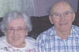 PAR MONTS ET RIVIÈRE