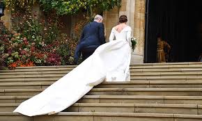 Princess Eugenie S Bridal Gown Had No Veil But Wonderful Flowing Full Length Train 12th Oct 2018 Hello Eugenie Wedding Royal Wedding Dress Princess Eugenie