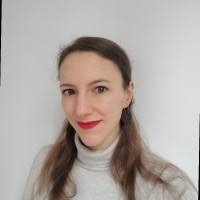 8 perfiles de «Irene Saavedra»