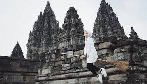 We did not find results for: Gaya Anti Mainstream Gita Savitri Keliling Indonesia Baru Saja Menikah Lho
