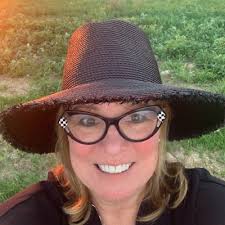 As we are growing...Krengel & Hood is excited to welcome Lindsay Fellers to  the team! Lindsay comes to Krengel & Hood with a strong background in  customer service & getting things done