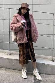 How To Wear Bucket Hats Howtowear Fashion Outfits With Hats Winter Hat Outfit Fashion