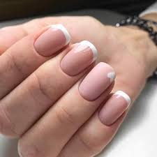 Bellas y dulces uñas blancas con piedra plateadas brillante para hacer el centro de las flores. Https Artecristian Blogspot Com 2019 01 Decoracion De Unas Punta Blanca Con Html