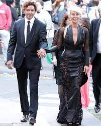 Actress asher keddie has married her artist boyfriend in a secret barefoot beachfront ceremony in fiji. Logies 2014 Asher Keddie Stuns In A J Aton Couture Gown On The Red Carpet Daily Mail Online