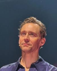 Tom hoy en la obra Much Ado About Nothing✨ #MuchAdoAboutNothing  #Shakespeare #TomHiddleston #twhiddleston #hiddlestontheatre  #hiddlestonargentina #hiddlesargentina