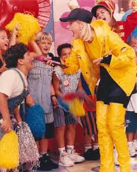 Além de apresentações no brasil, pela primeira vez. Xuxa Nostalgia