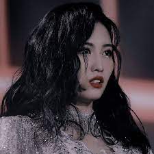 𖦹 𝙈𝙊𝙈𝙊 𝘈𝘌𝘚𝘛𝘏𝘌𝘛𝘐𝘊 𝘐𝘊𝘖𝘕𝘚 in 2021 momo girl icons dark aesthetic