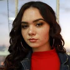 Hannah Michelle's Instagram, Twitter & Facebook