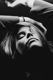 350+ photos de femme noir et blanc | Télécharger des images gratuites sur  Unsplash
