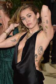 Miley Cyrus : r/CelebrityArmpits