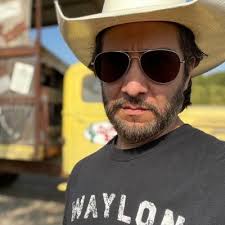 Dave Bernal (@JustDaveBand)