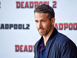 Für ihren abschlussball lieh sich ihre tochter rowan die lange robe nun aus und machte ihre mutter damit ziemlich stolz. Nicht Lachen Ryan Reynolds Produziert Tv Gameshow