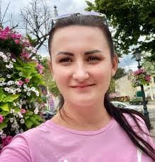 Anna Hula's Instagram, Twitter & Facebook