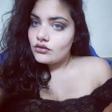 Elitsa Todorova (@foxyisflawless)