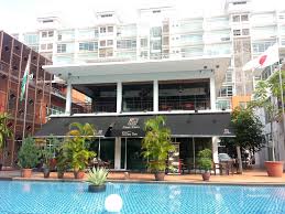Oasis square is a hub where you'll find many restaurants, cafes and also bars. Washoku Den Den Oasis Square Ara Damansara The Garden Nom