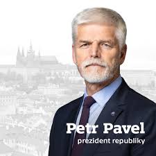 Slibuji věrnost České republice. Slibuji, že budu zachovávat její Ústavu a  zákony. Slibuji na svou čest, že svůj úřad budu zastávat v zájmu všeho lidu  a podle svého nejlepšího vědomí a svědomí.“