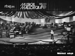 A equipe da rádio só flash back é um grupo de djs que têm uma paixão em comum: Matias Bazan Solo Tu 80 S Inolvidables