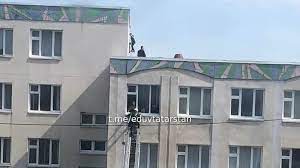 В результате стрельбы, по последним данным, погибли восемь человек, среди них семеро детей и учительница. Jq81jf9gqy3kzm