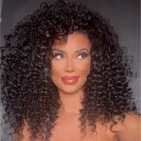 Shante Mills's Instagram, Twitter & Facebook