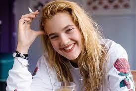Dal tentato suicidio a 14 anni alla rinascita: com'è cambiata Drew  Barrymore | RDD