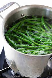 How To Cook Green Beans Like A Master Chef Jessica Gavin Recipe Cooking Green Beans How To Cook Greens Green Beans