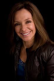 Deana Hart's Instagram, Twitter & Facebook