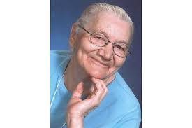 Elizabeth Fogle's Instagram, Twitter & Facebook