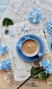 Medium roast coffee is a brown color and rarely has an oily surface. Pin By Alicia Gonzalez On Black Coffee Flower Coffee And Books Coffee Love
