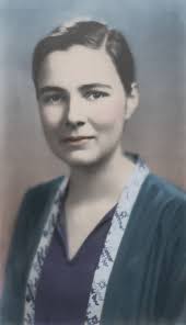 Carol Hemingway's Instagram, Twitter & Facebook