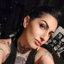 Dani Pearson (@khay_lenitas)