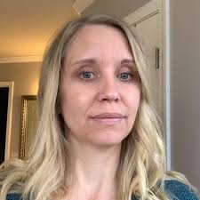 Raylea Whiteman (@theblondewife)