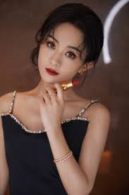 Bị 'cảnh sát chính tả' bắt lỗi tới ba lần, Triệu Lệ Dĩnh dính mác 'mù chữ' 