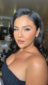 Anny Gonzalez's Instagram, Twitter & Facebook