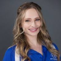 Courtney Schmidt's Instagram, Twitter & Facebook