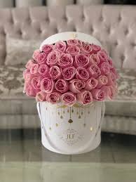When you think of los angeles, you think of the hollywood stars and the bustle of a city bursting with hopes and dreams. Jlf Signature 50 Rosita Box Flower Boutique Happy Flowers Luxury Flowers