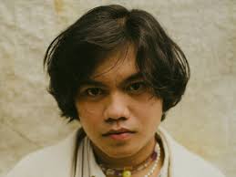 Gangga Rekam Kisah Berproses dalam Kesedihan Lewat "Whiskey Bottle"