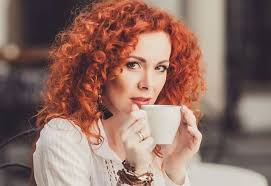 Dieta cu ghimbir si lamaie este o dieta hipocalorica si de detoxifiere, ce presupune consumul unui numar redus de calorii si consumul de ceai sau limonada obtinute din doar patru ingrediente: A Baut Apa Calda Cu Miere Si Lamaie Timp De Un An Iata Ce Miracol S A Intamplat