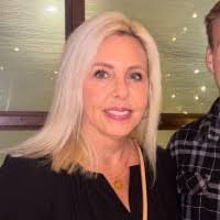 Amy Cowles's Instagram, Twitter & Facebook