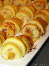 Mini Croissants Aux Lardons Aperitif Croissant Mini Croissant Apero Croissants Apero