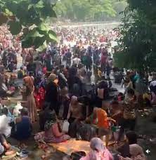 Pantai batu karas pangandaran terletak di desa batukaras, kecamatan cijulang, kabupaten pangandaran, jawa barat. Kap6ibjq3au3um