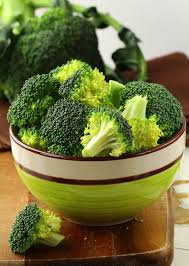 Stop Tossing The Stalk How To Prep The Entire Crown Of Broccoli Fruits And Veggies Food Hacks Broccoli