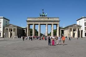 Geheimer raum des brandenbuer tores berlin. Quermania Berlin Sehenswurdigkeiten Touristenattraktionen Und Ausflugsziele Urlaub Und Reiseziele In Deutschland