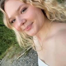 madison💌 (@madison.lang)