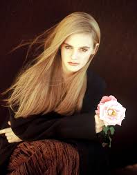 According to alicia silverstone, all that changed once clueless came out. Alicia Silverstone Photo 137 Of 284 Pics Wallpaper Photo 117348 Theplace2
